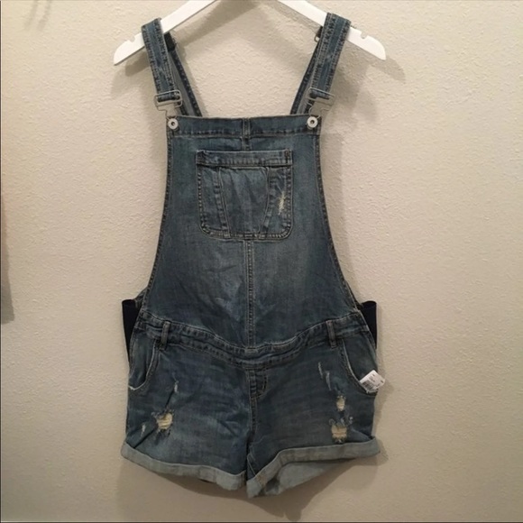 Maternity Overall Shorts - Picture 7 of 8